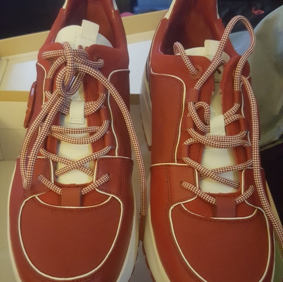 Michael Kors Cosmo Trainer - Picture 2 of 3